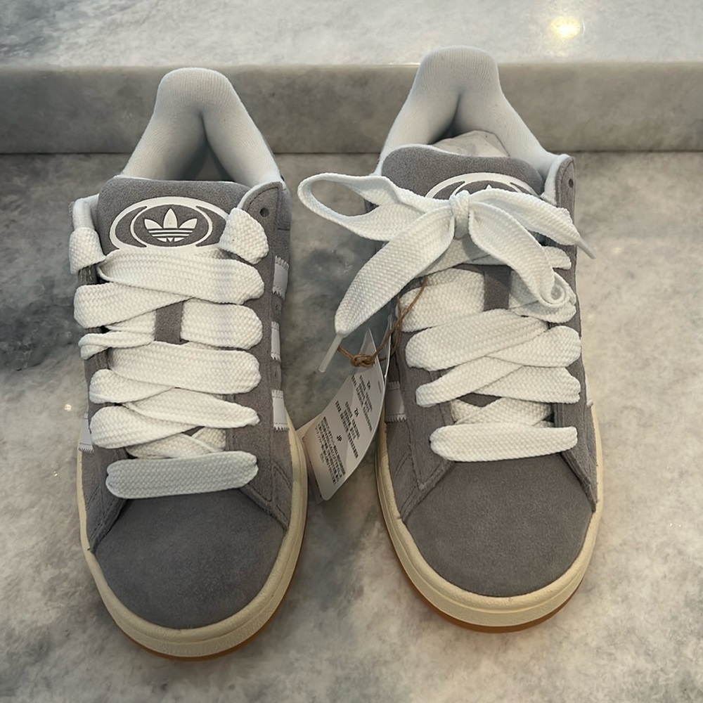 Adidas campus 00’s men’s size 4. Brand new with box